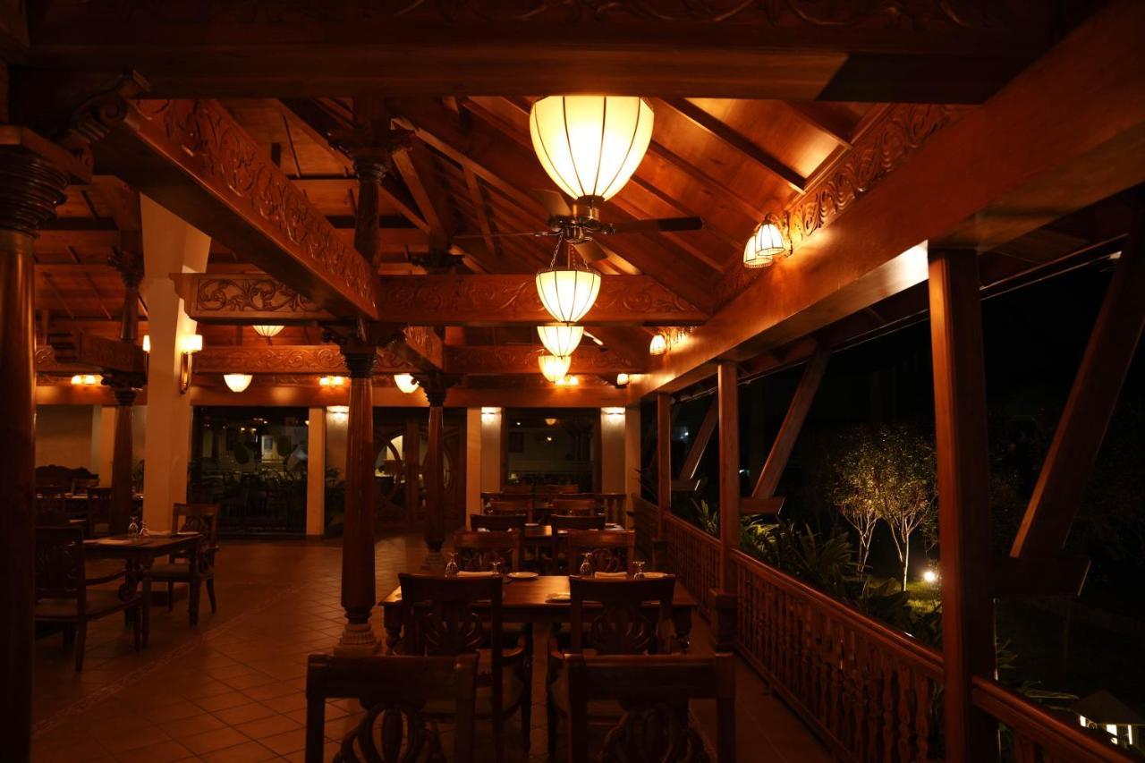 Gokulam Grand Resort & Spa, 库玛拉孔 外观 照片