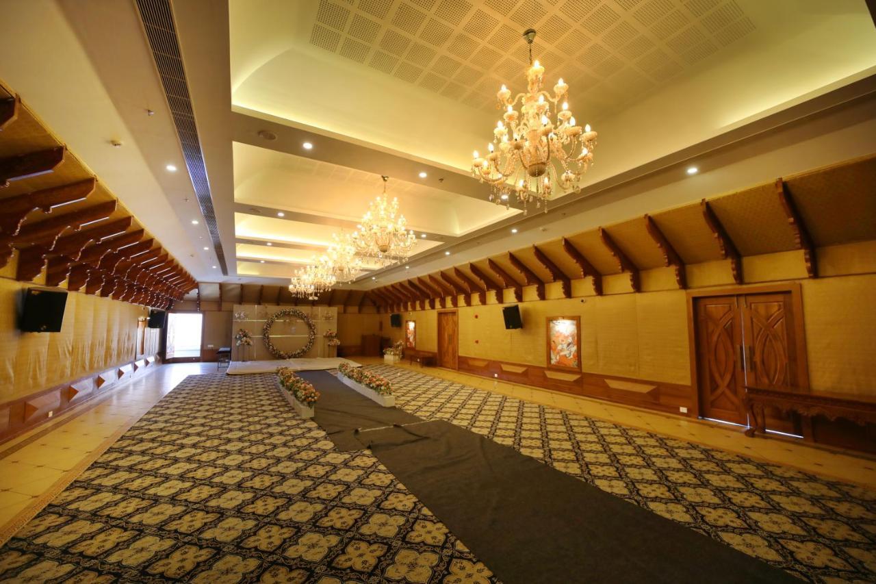 Gokulam Grand Resort & Spa, 库玛拉孔 外观 照片
